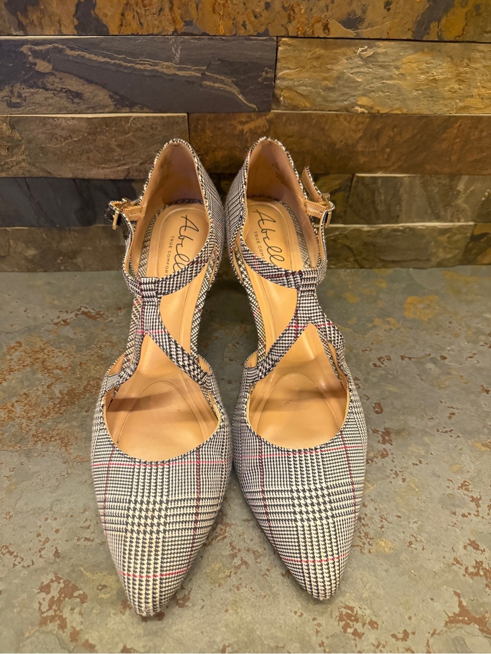 Abella 9.5 Women Plaid Pointed-Toe T-Strap Flats Black/White with Red